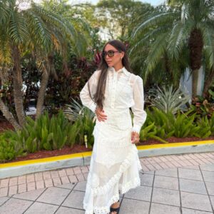 White detailed tiered set